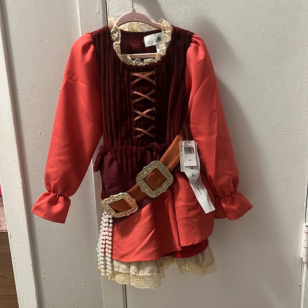 Pirates of the Caribbean Redd Costume